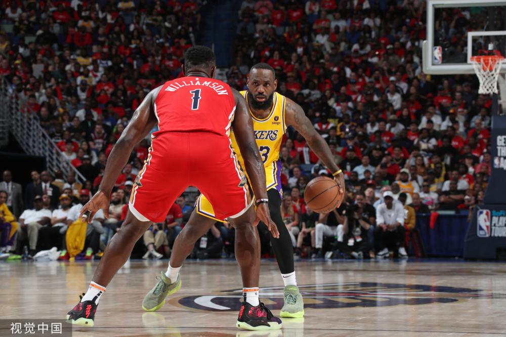 球和盖帽上 球和盖帽上